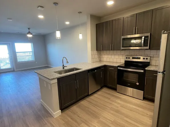(undisclosed Address), New Braunfels, TX 78132