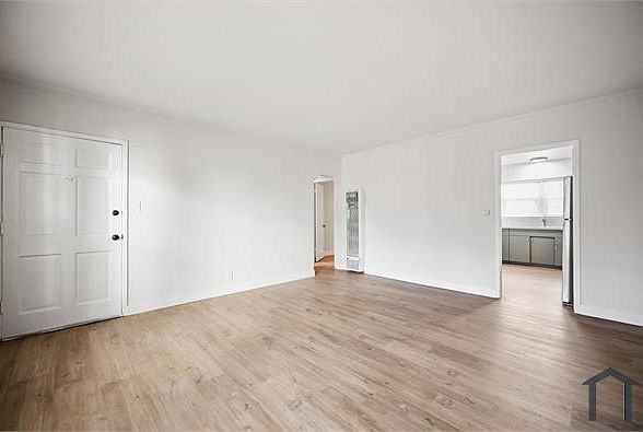 1st image of 1645 Courtney Ave APT 4