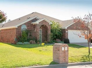 1716 Country Crest Ln, Mansfield, TX 76063