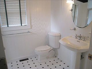 4th image of 58 Piping Rock Cir
