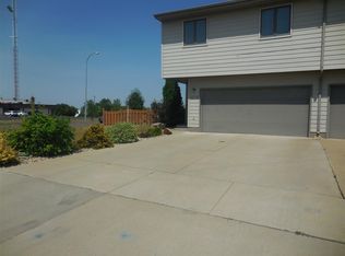 1518 18th Ave SW, Minot, ND 58701