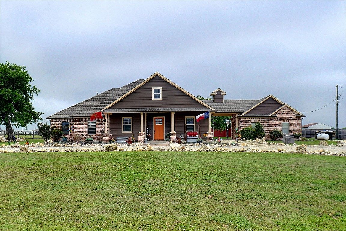 4941 Austin Cir, Sanger, TX 76266 MLS 20326342 Zillow