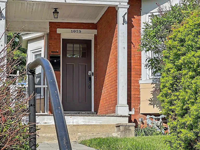 1039 Rees Ave — Photo 34