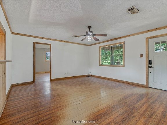 5th image of 1000 Scroggins Ln