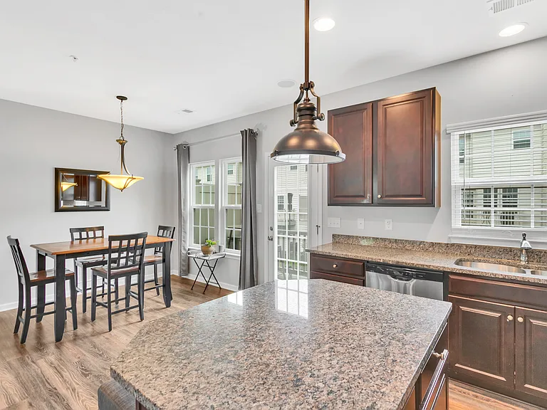 1503 Pointe View Dr — Photo 14