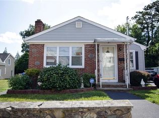 40 Alicant St, Providence, RI 02908