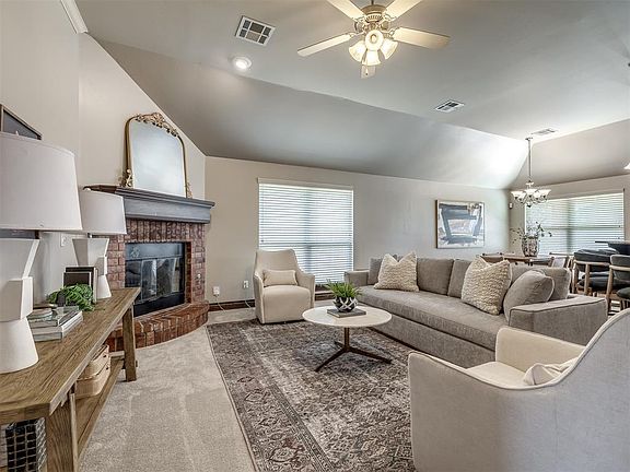 4th image of 19121 Green Springs Dr