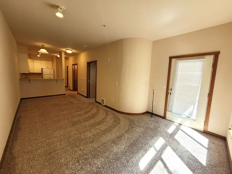 910 Gladstone St #110 — Photo 8