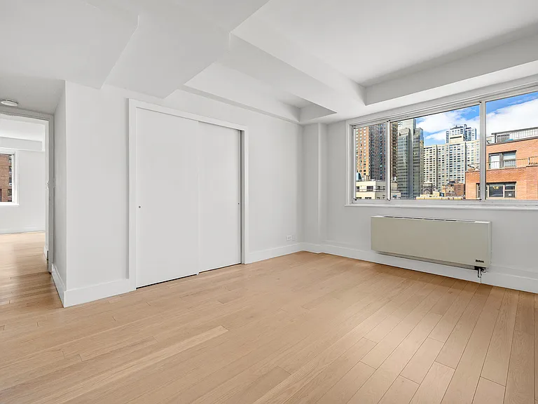 340 E 51st St #14B — Photo 7