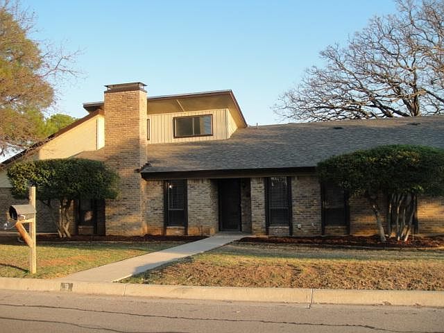 1st image of 9 Royal Oaks Blvd