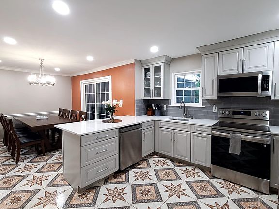 Kitchen and breakfast room