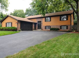 23851 N Lakeside Dr, Lake Zurich, IL 60047