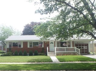 3313 S Manor Dr, Lansing, IL