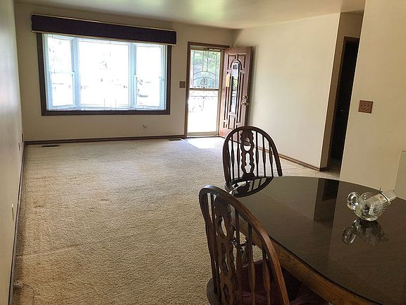 2nd image of 4215 Derby Ln