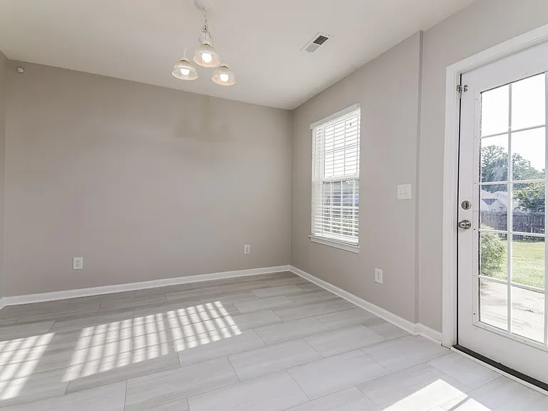 248 N Weststone Blvd — Photo 13