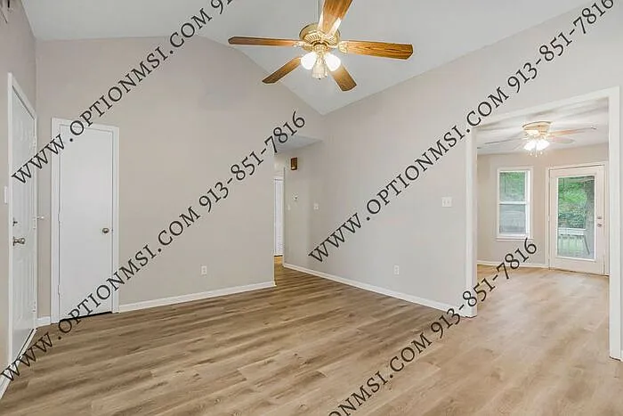 712 Harvey St — Photo 10