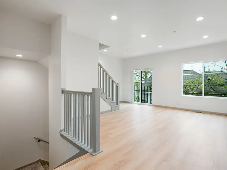 Quaker Condos - $300 Off Immediate Move-Ins! — Photo 34