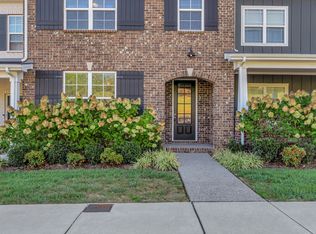 988 Cherry Grove Dr, Hendersonville, TN 37075