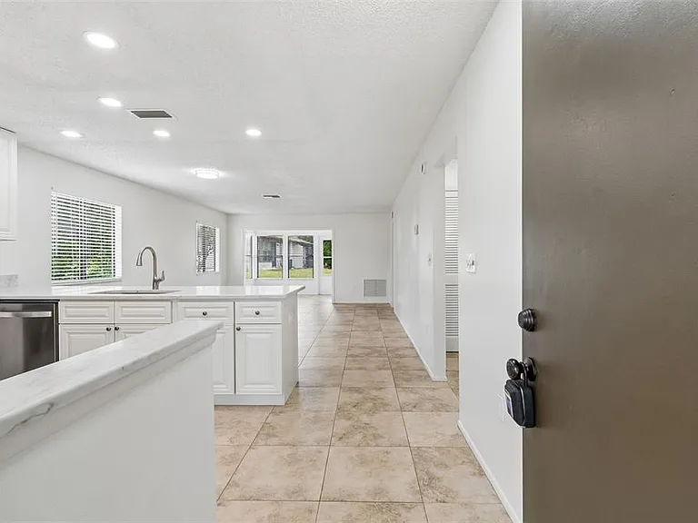 2945 Grovewood Blvd #A — Photo 10