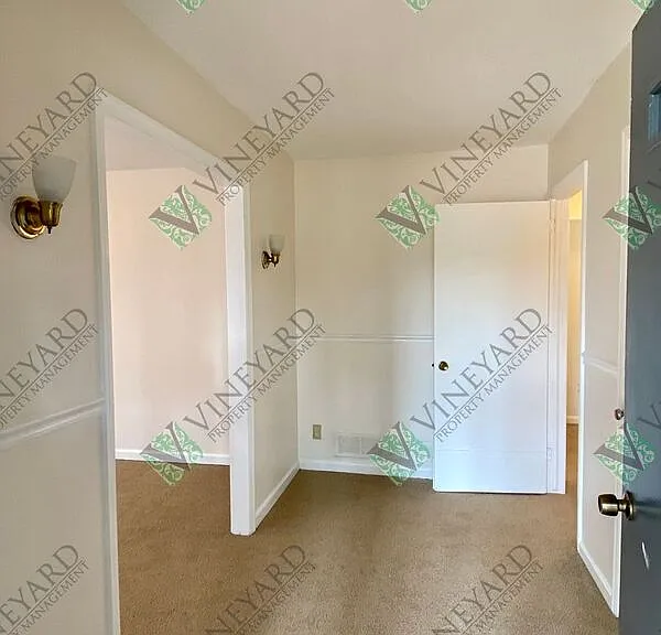 687 Bounty Dr — Photo 4
