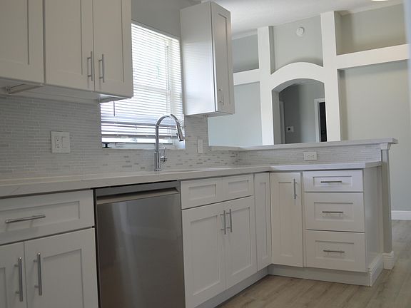 4th image of 1762 SW Whipple Avenue