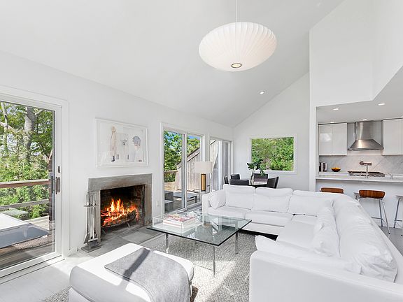 5th image of 18 Lakeview Dr
