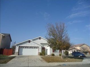 317 Red Robin Dr, Patterson, CA 95363