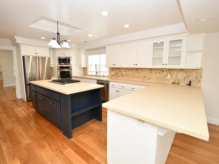409 S Gertruda Ave — Photo 24