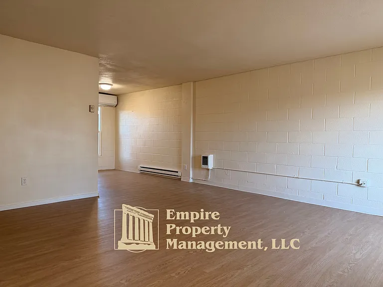 180 S 7th St #1 — Photo 4