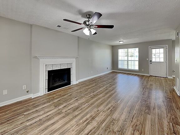 3rd image of 5712 Hidden Brook Cir