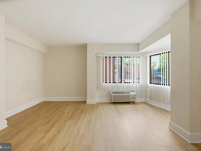 1825 T St NW #401 — Photo 7