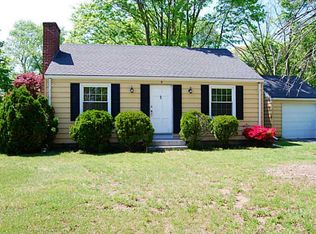 2 Belton Dr, Barrington, RI 02806