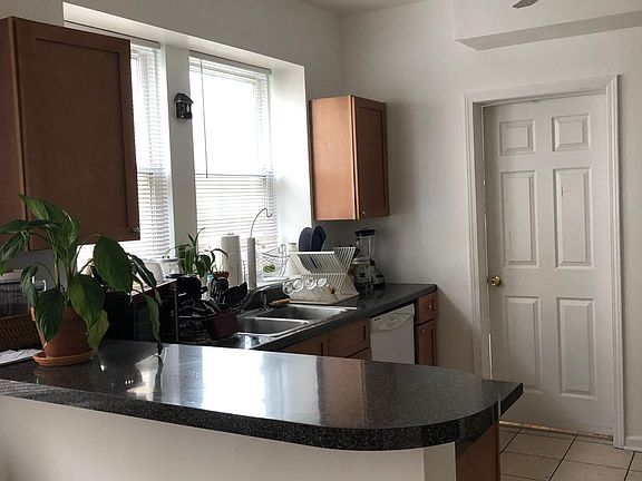 5th image of 1453 N Campbell Ave APT 1