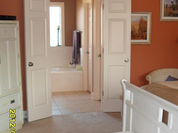 5th image of 15379 Meadow Brook Ct