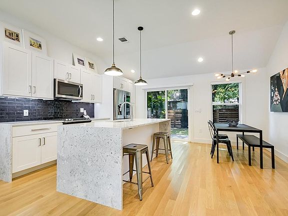 3rd image of 1311 Garden St #B