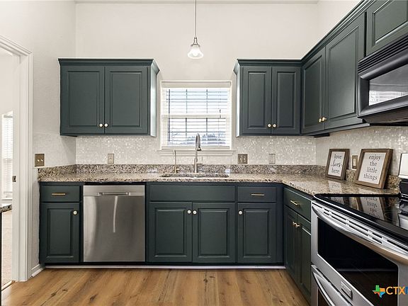 2nd image of 1456 Prairie Rose