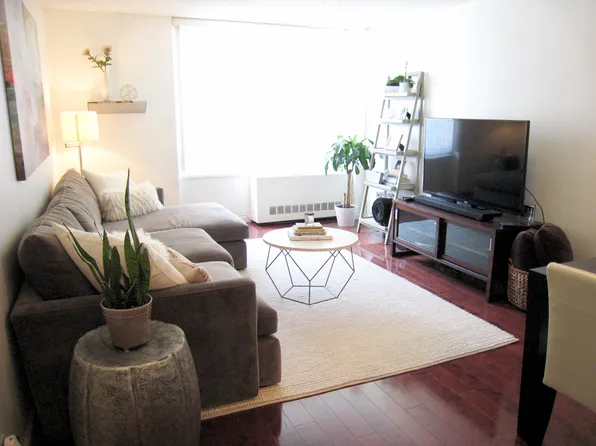 270 West 17th Street image 1 of 12