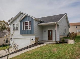 1033 Eastridge Dr, Pacific, MO 63069