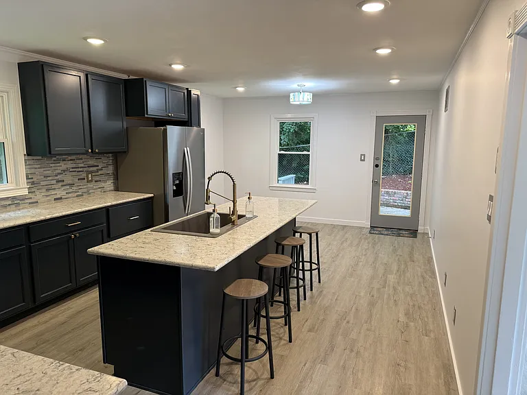 705 White Oak Dr — Photo 10