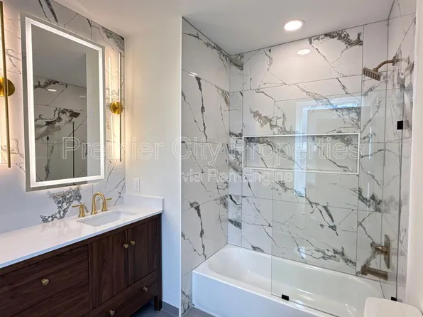 240 McGregor Ave #1, Cincinnati, OH 45219