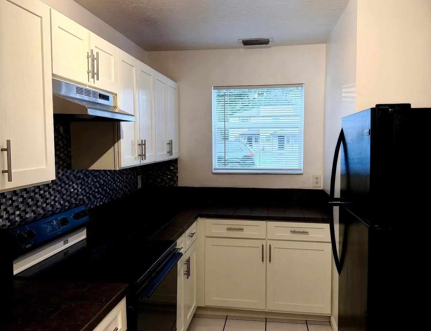 2 bed, 1.5 bath, 1088 sqft, $1,400 — Photo 4