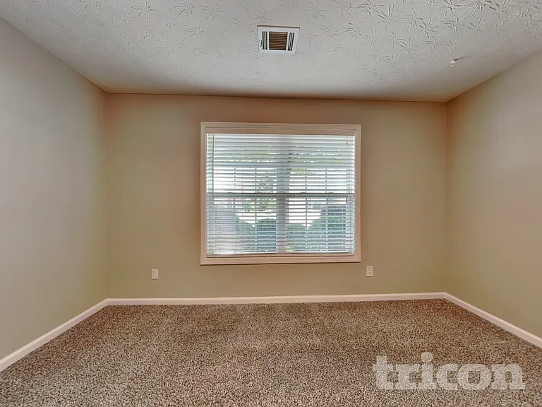 3692 Tullamore Ln — Photo 10