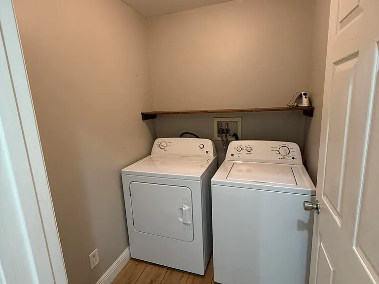 249 NE Glentry Ave — Photo 9