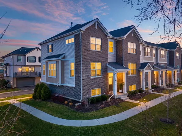 30W130 Wheeler Cir, Warrenville, IL 60563