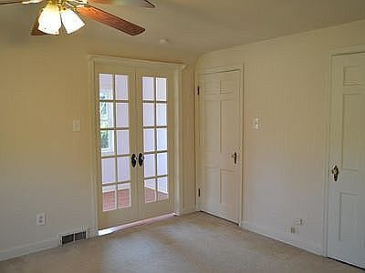 Master bd w/ walk-in closet
