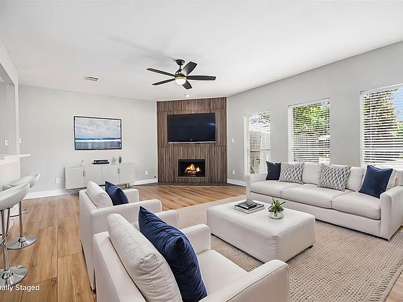 3rd image of 7643 Rainbow Bend Dr