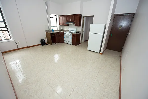 Rented by Site Realty Services | media 23