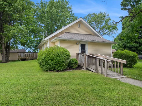 306 3rd Ave SW, Altoona, IA 50009