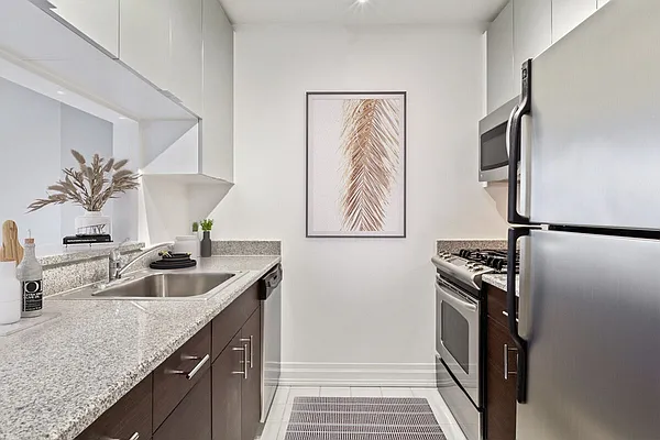 Rented by Greystar | media 5