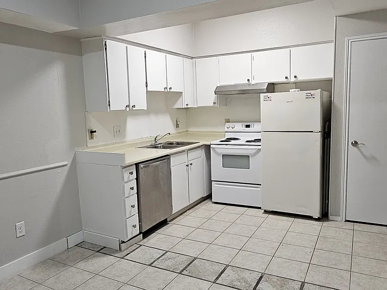 2100 Tanglewilde St #167 — Photo 22